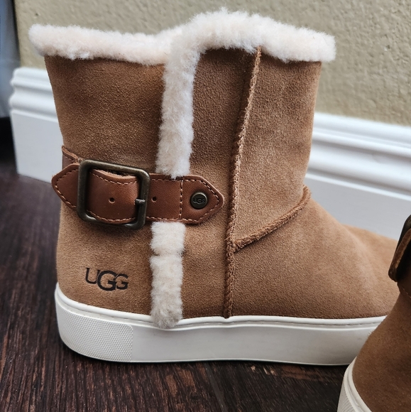 UGG Shoes Womens Ugg Boots Size 95 Poshmark
